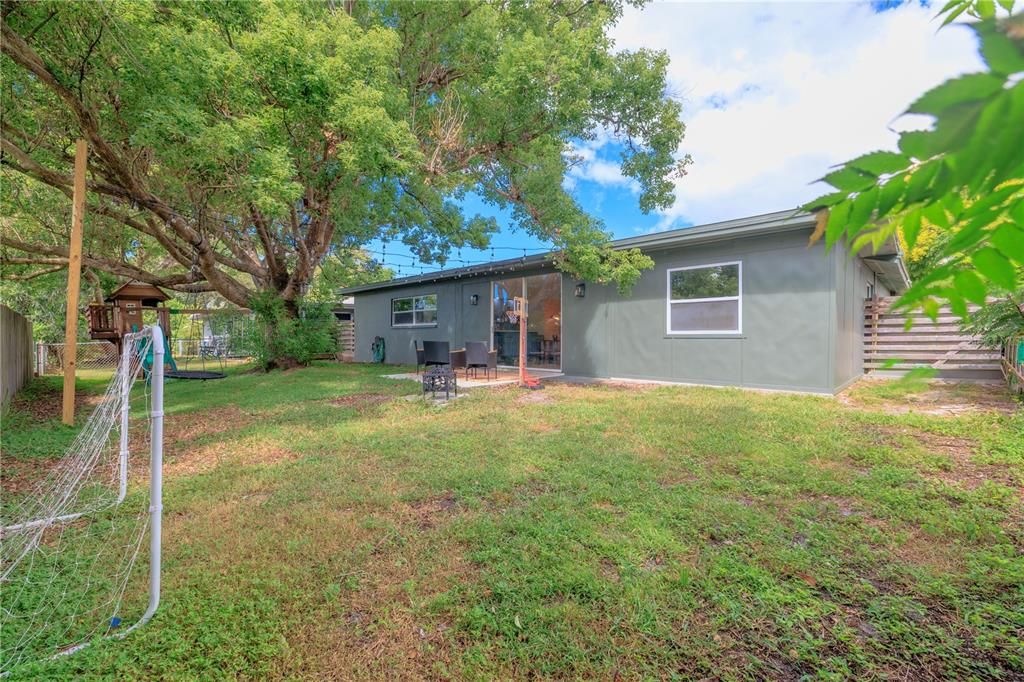 Backyard, Exterior
