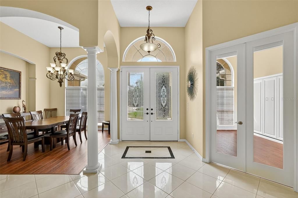 Chandelier, Dining room, Interior, Pendant Lights, Wood Texture Flooring