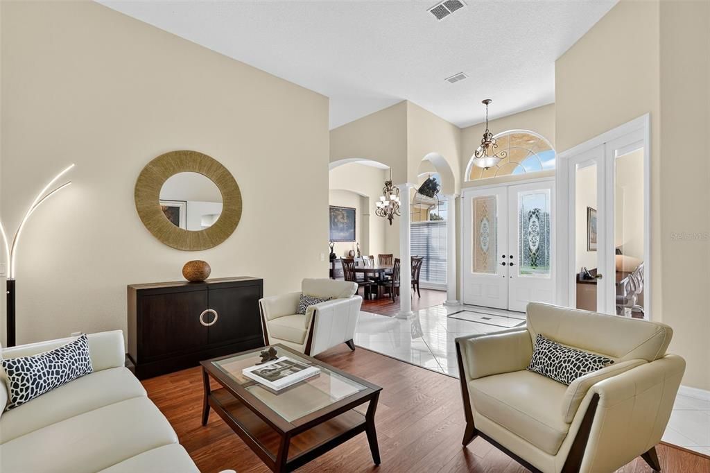 Chandelier, Dining room, Interior, Living room, Pendant Lights, Wood Texture Flooring