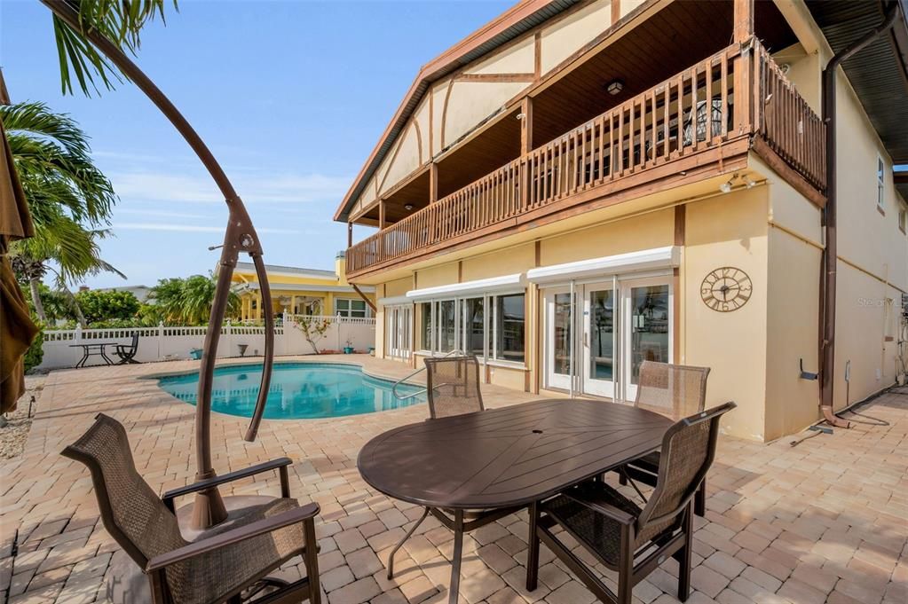 Exterior, Pool