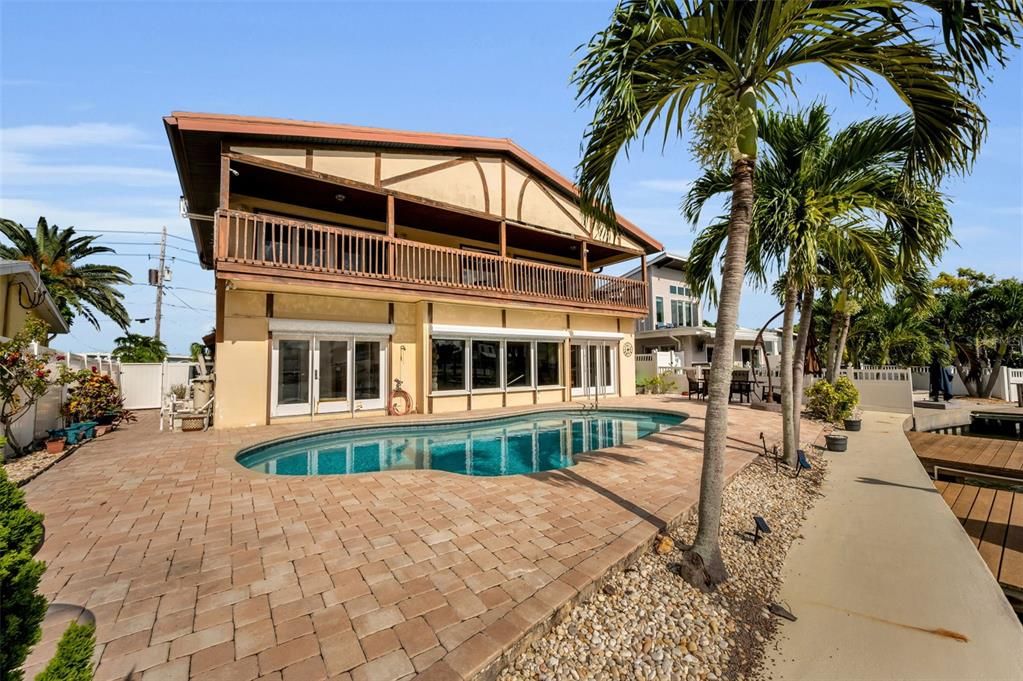 Exterior, Pool