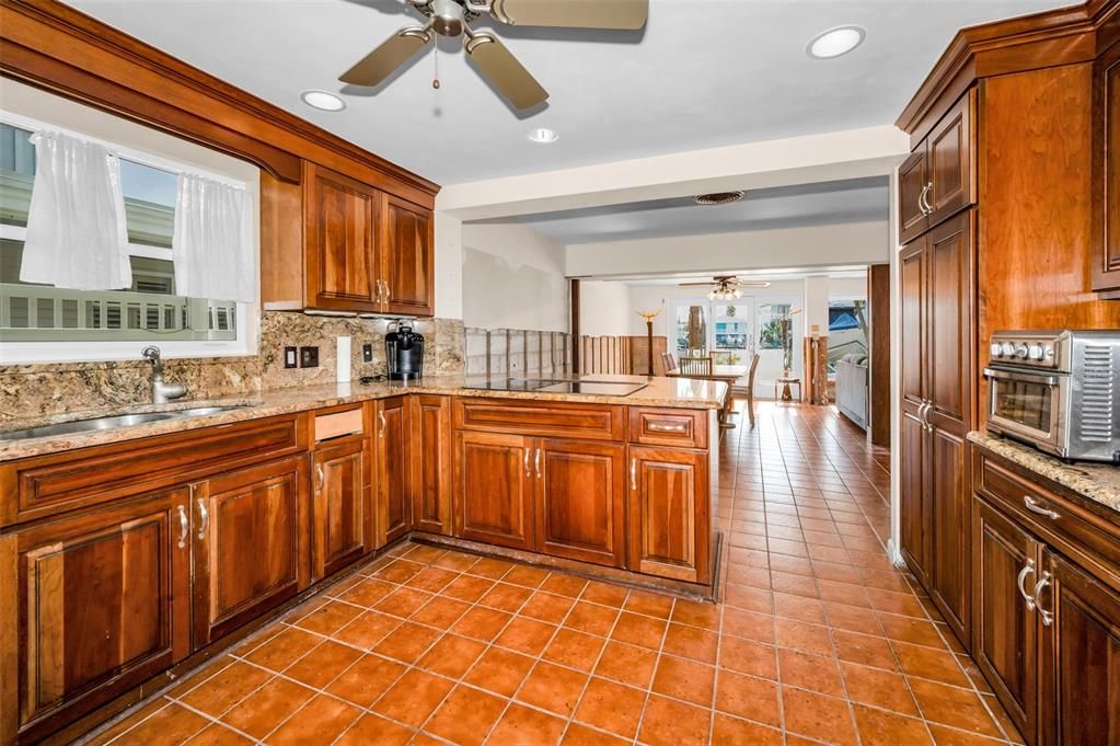 Dining room, Interior, Kitchen, Recessed Lighting