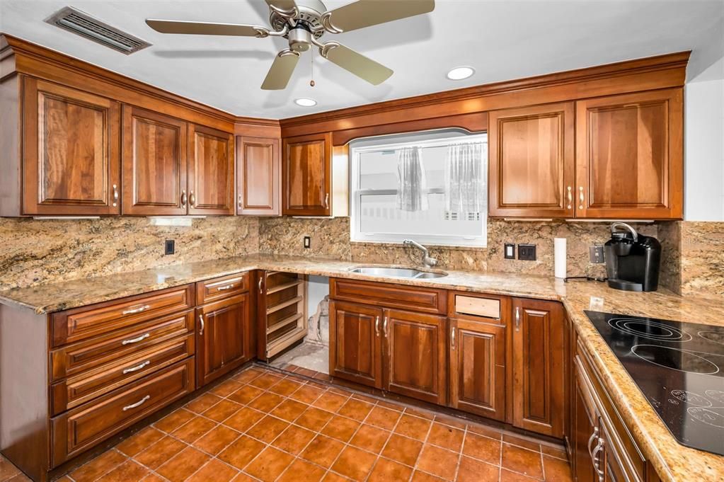 Interior, Kitchen, Recessed Lighting