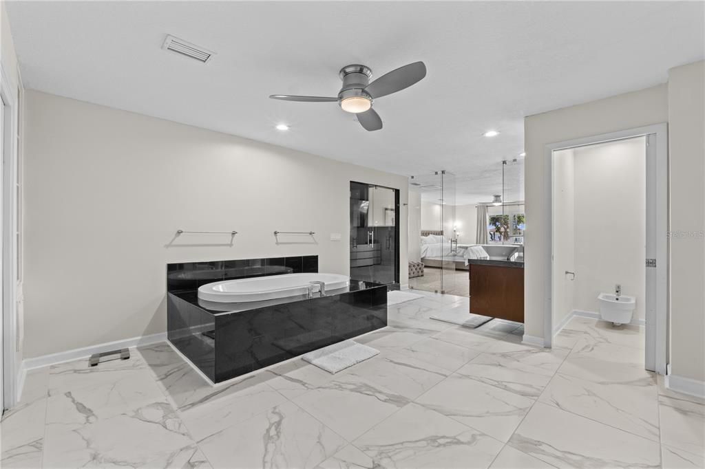 Bathroom, Interior, Marble, Pendant Lights, Recessed Lighting