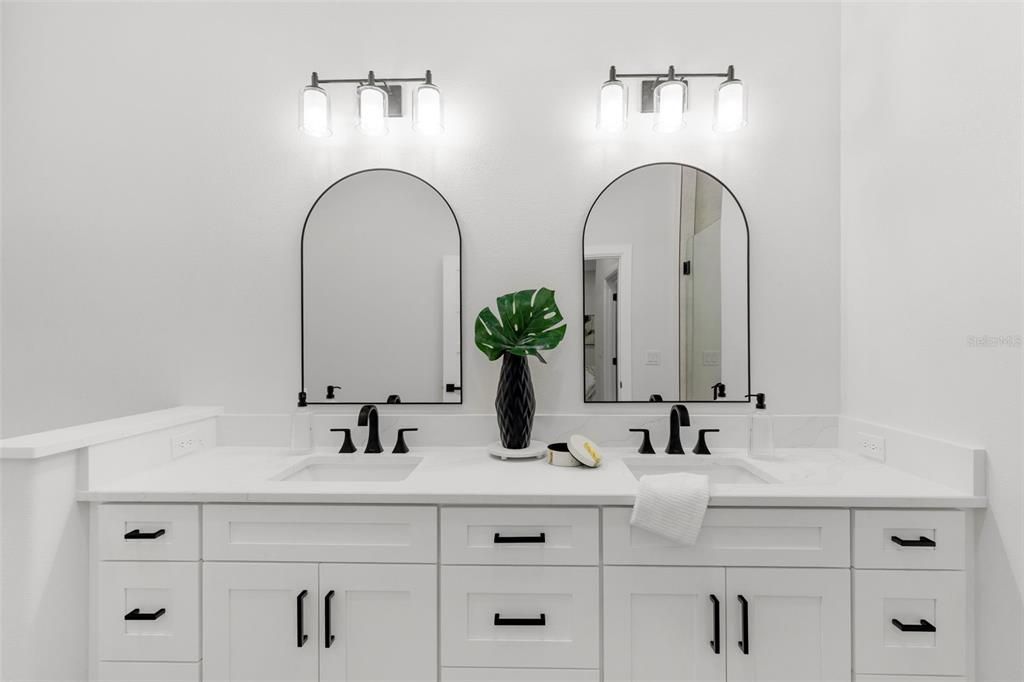 Bathroom, Dual Sink Vanities, Interior