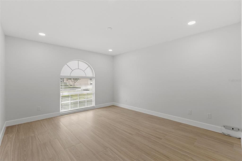 Empty room, Interior, Recessed Lighting, Wood Texture Flooring