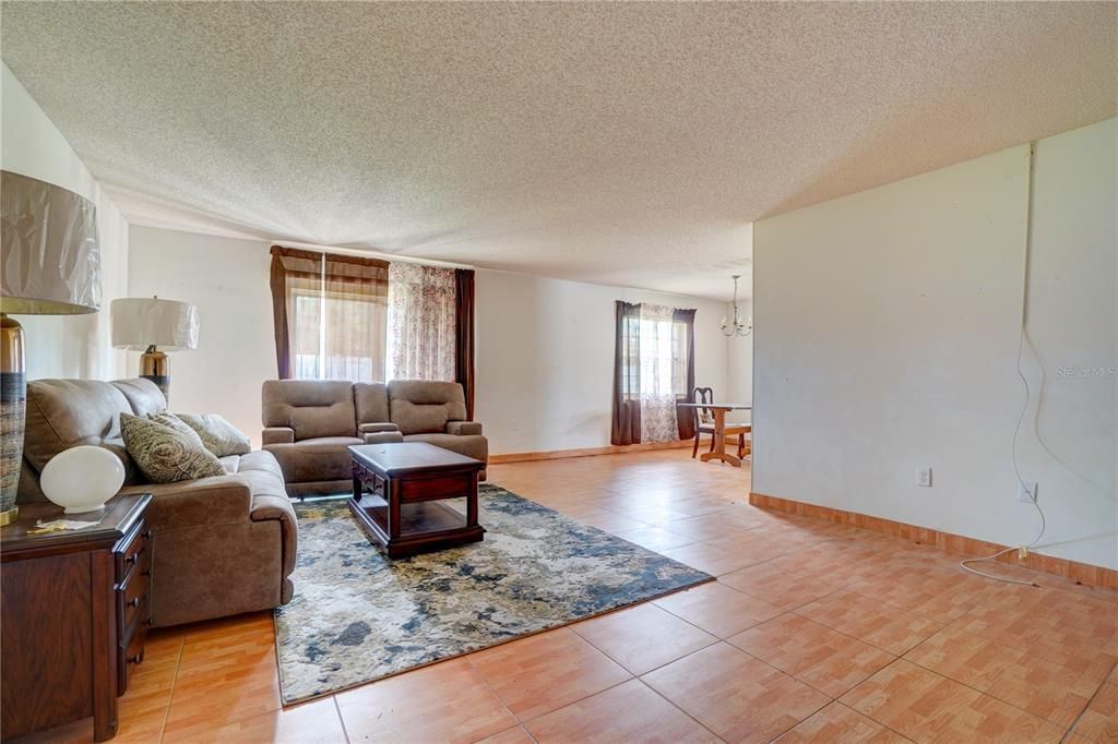 Dining room, Interior, Living room, Pendant Lights