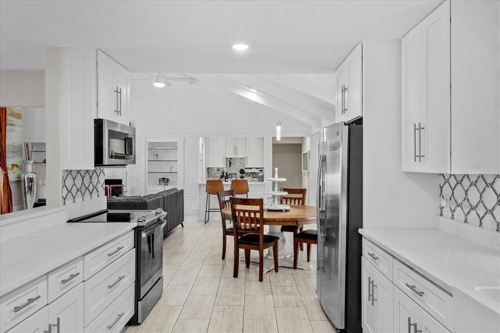 Dining room, Interior, Kitchen, Pendant Lights, Recessed Lighting, Stainless Steel Appliances
