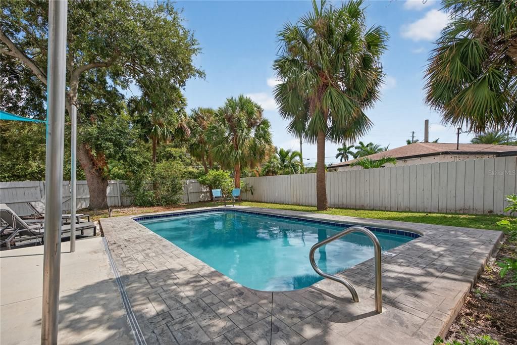 Exterior, Pool