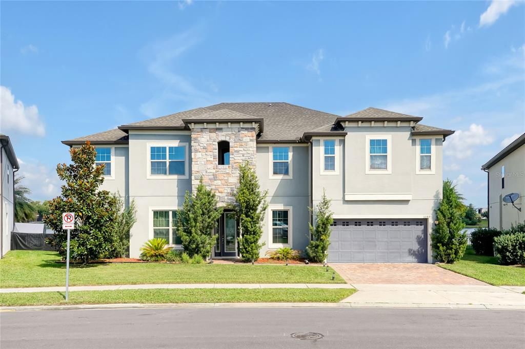 Attached, Exterior, Facade, French Provincial