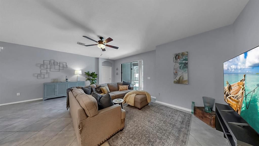 Interior, Living room, Water