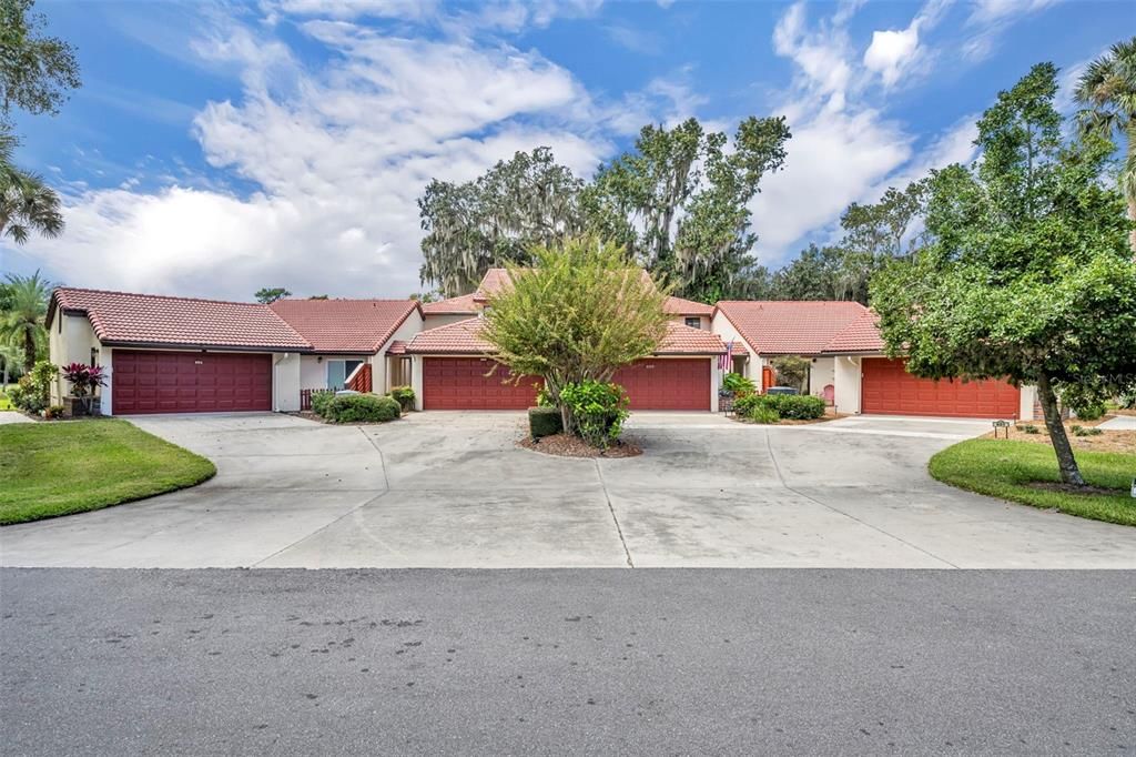 Attached, Exterior, Facade, Ranch