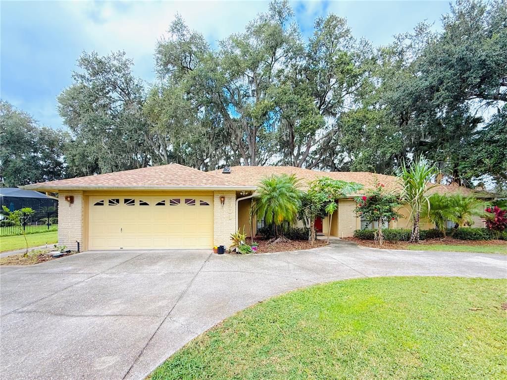 Attached, Exterior, Facade, Ranch