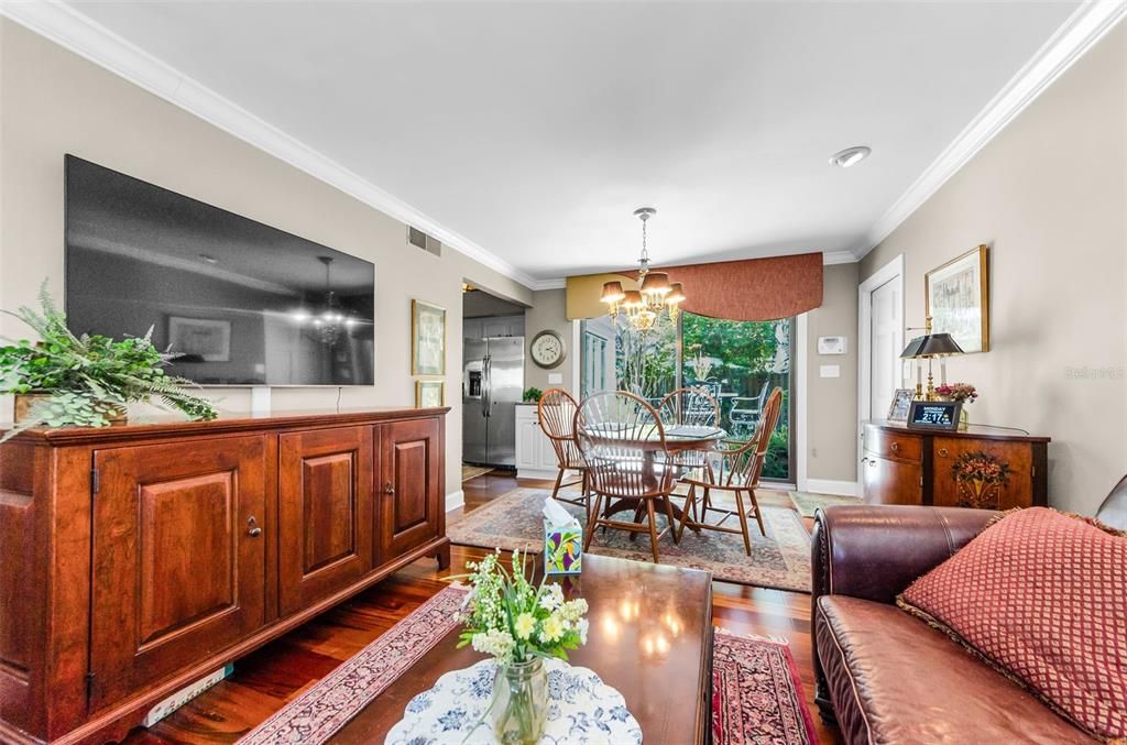 Chandelier, Dining room, Interior, Living room, Recessed Lighting, Wood Texture Flooring