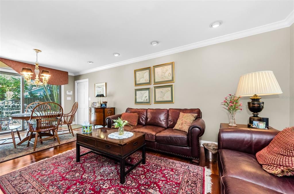 Chandelier, Dining room, Interior, Living room, Recessed Lighting, Wood Texture Flooring