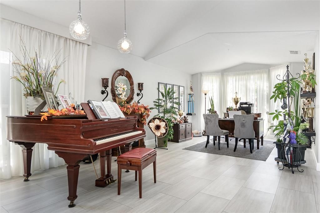 Dining room, Interior, Pendant Lights, Piano