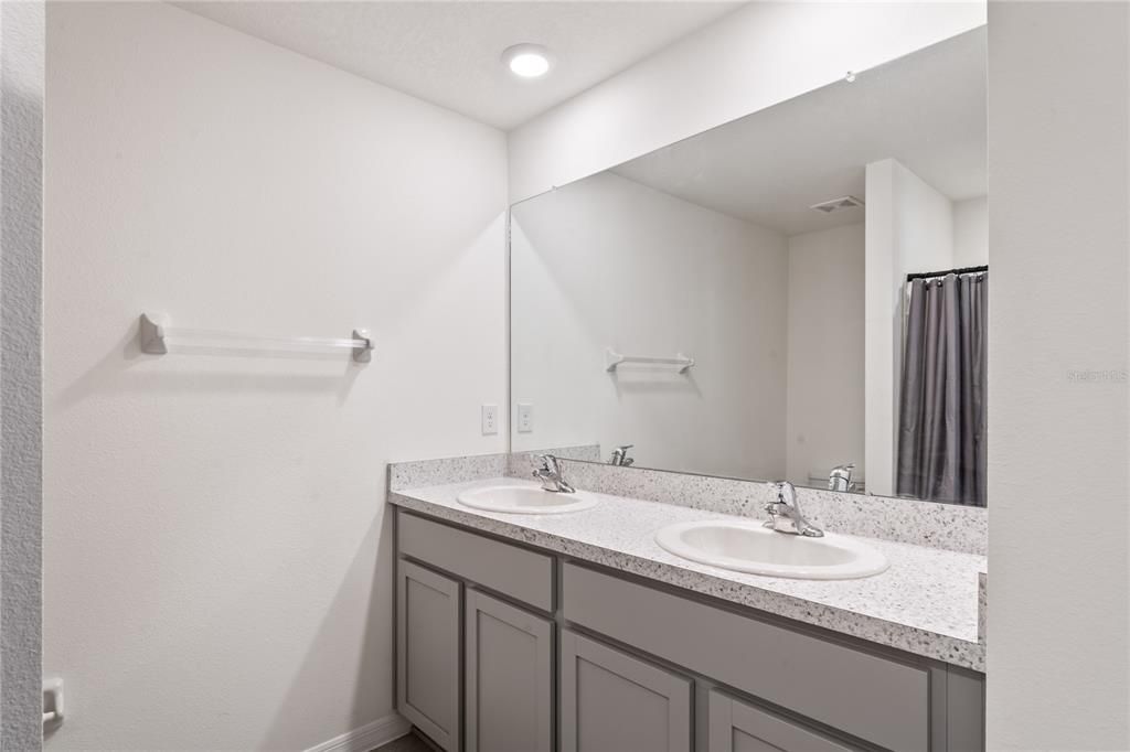 Bathroom, Dual Sink Vanities, Interior, Recessed Lighting