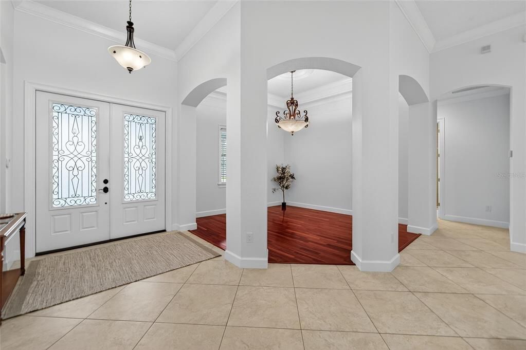 Interior, Pendant Lights, Wood Texture Flooring