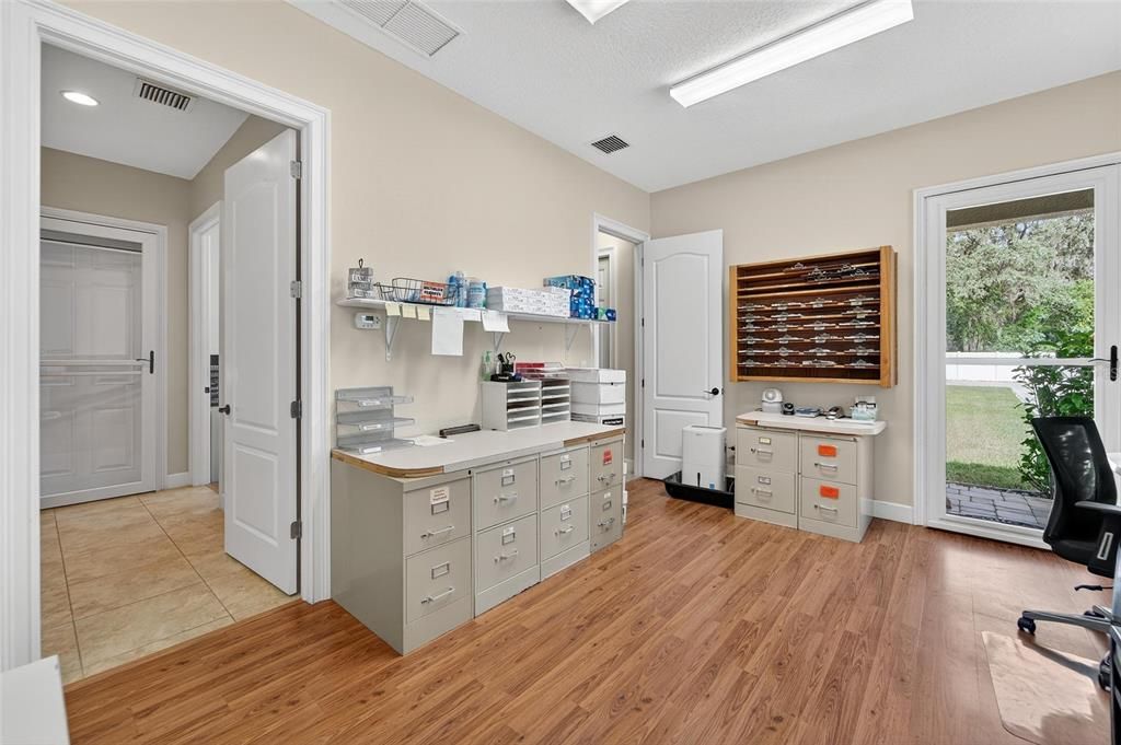 Home Office, Interior, Recessed Lighting, Wood Texture Flooring