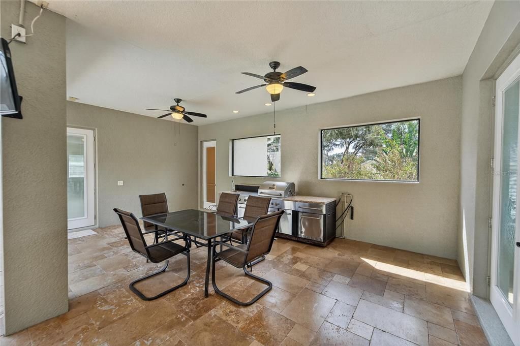 Dining room, Interior, Recessed Lighting