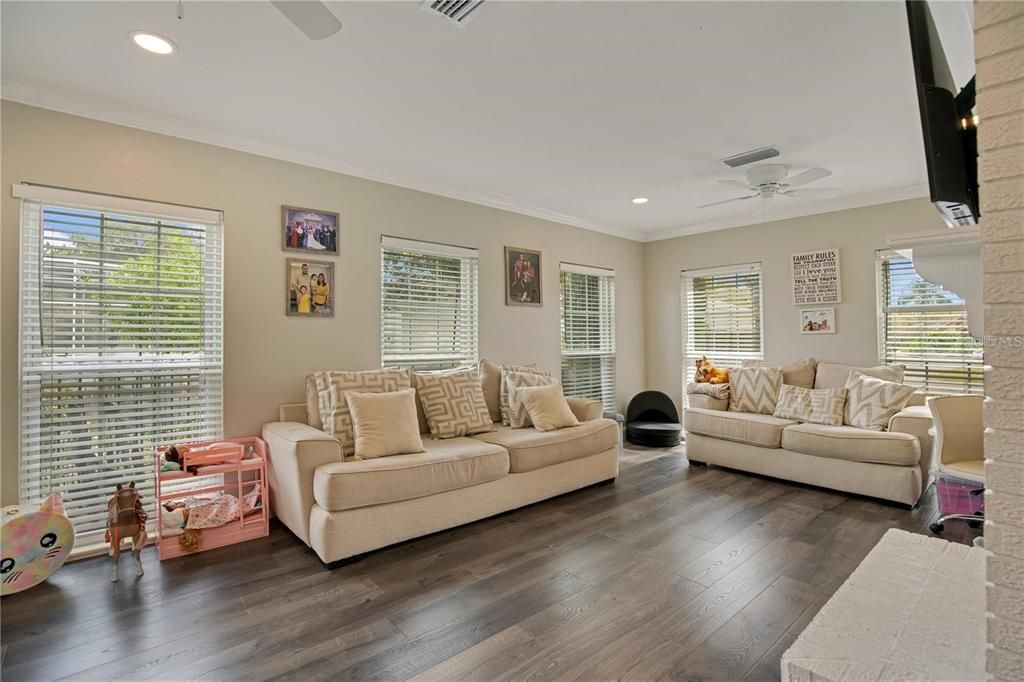 Interior, Living room, Recessed Lighting, Wood Texture Flooring