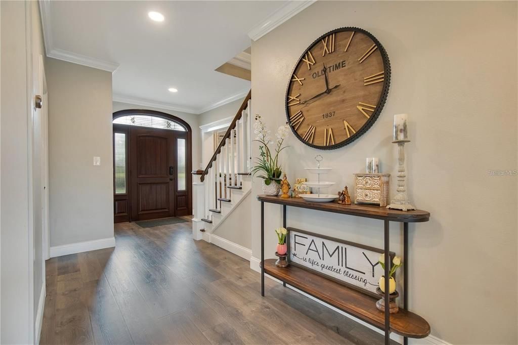 Interior, Recessed Lighting, Wood Texture Flooring