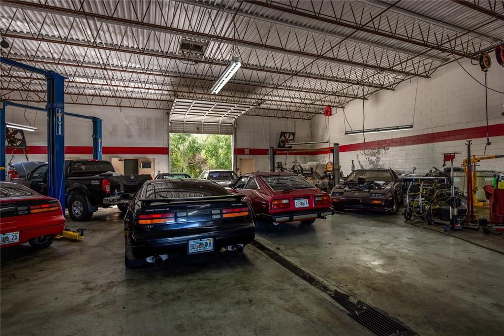 Garage, Interior