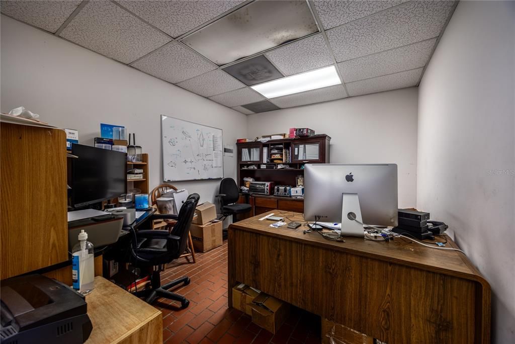 Home Office, Interior