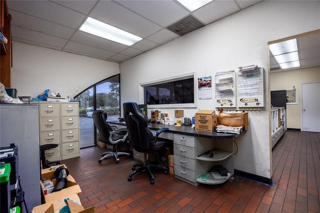 Home Office, Interior