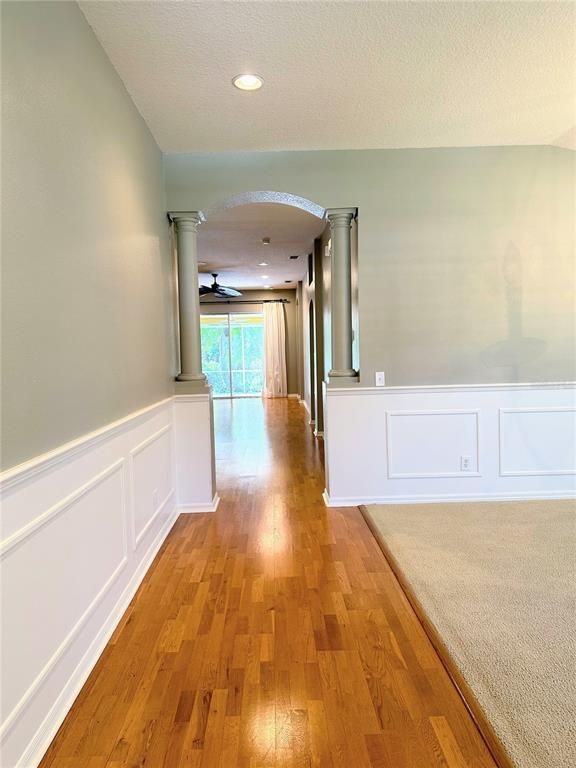 Interior, Recessed Lighting, Wood Texture Flooring