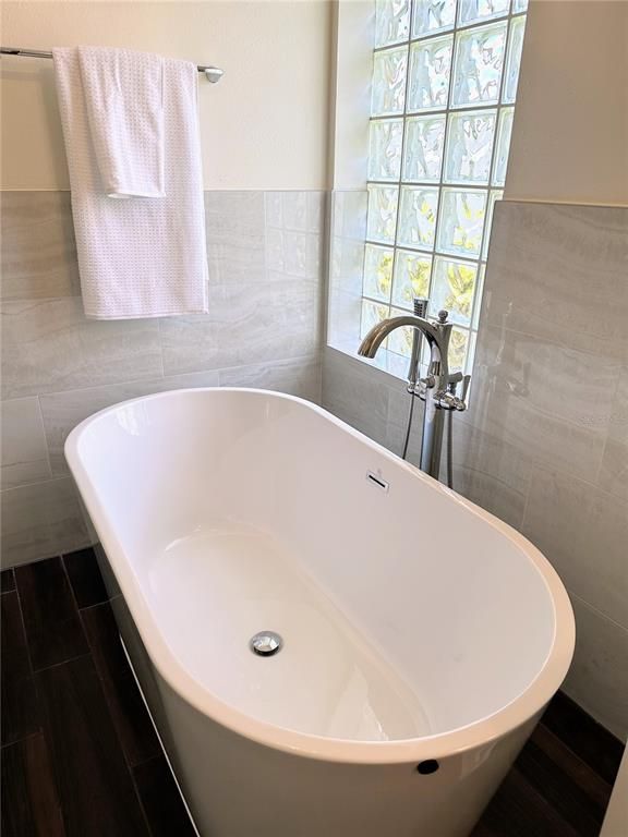 Bathroom, Free Standing Baths, Interior