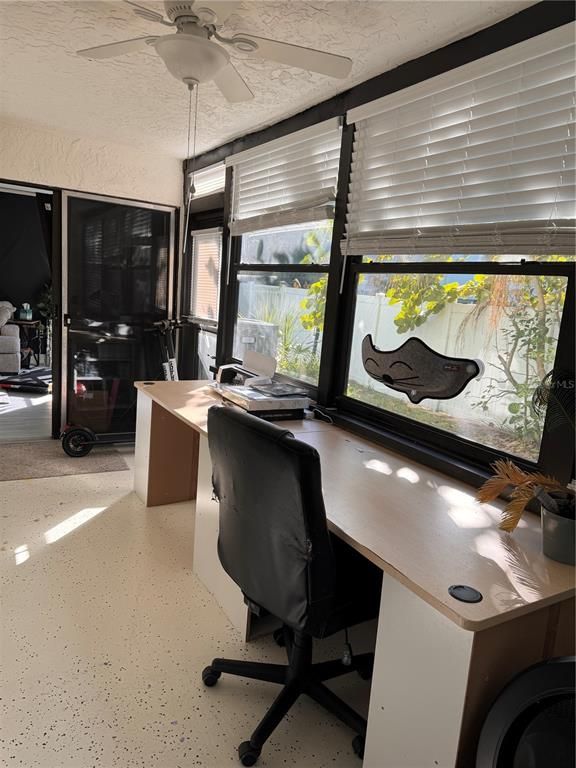 Home Office, Interior