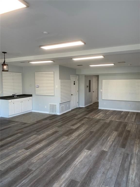 Empty room, Interior, Pendant Lights, Recessed Lighting, Wood Texture Flooring