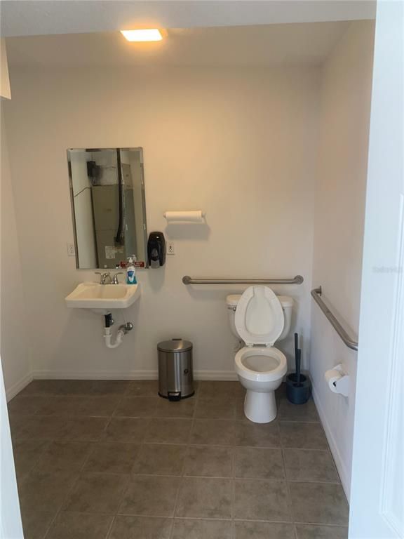Bathroom, Interior, Recessed Lighting