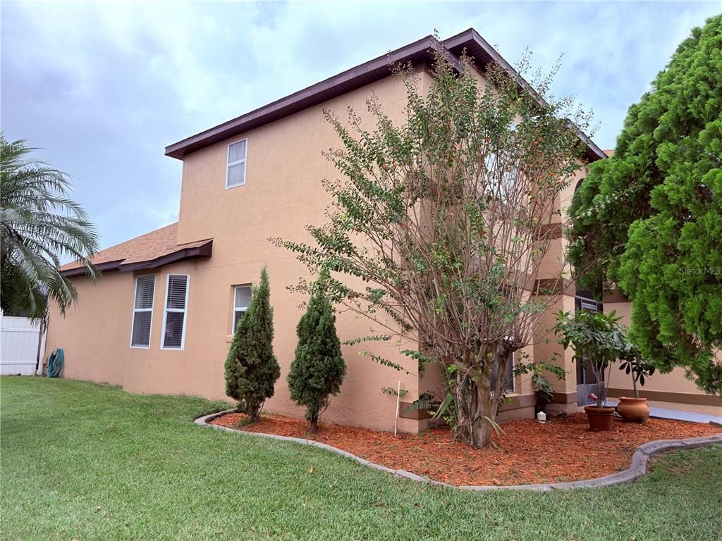 Backyard, Exterior