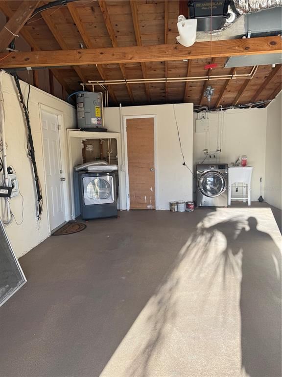 Garage, Interior, Washer, Wooden Beams, Wooden Ceilings