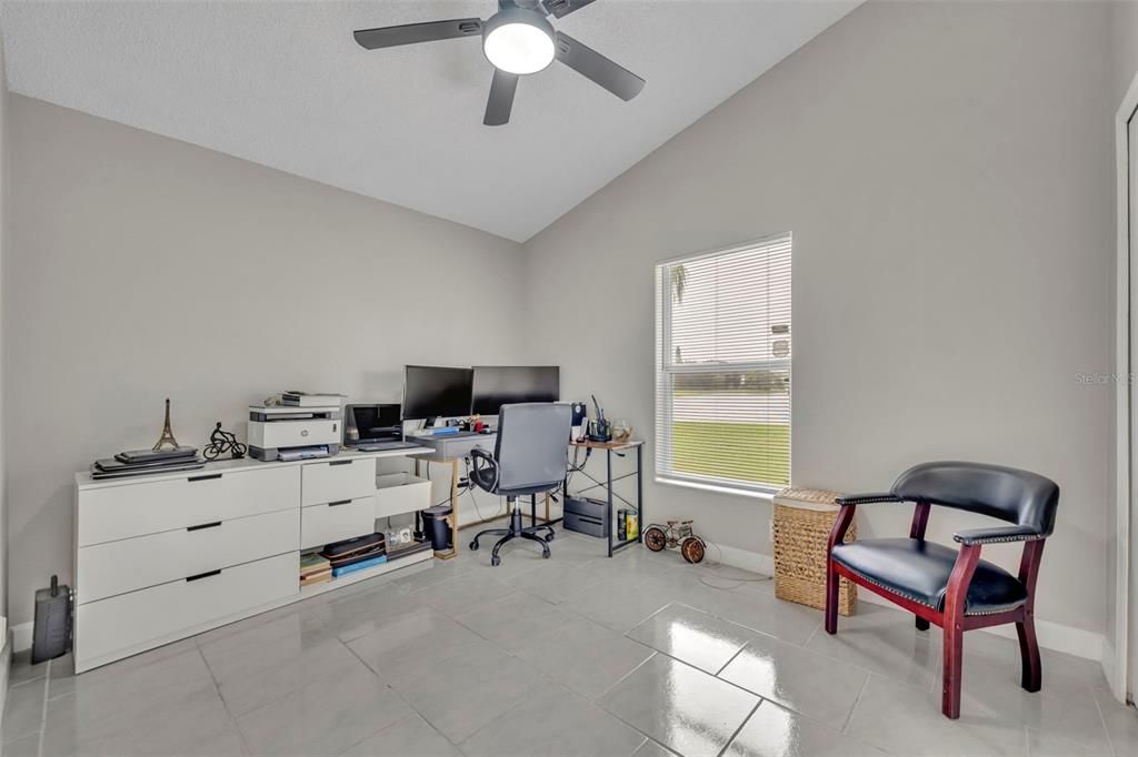 Home Office, Interior