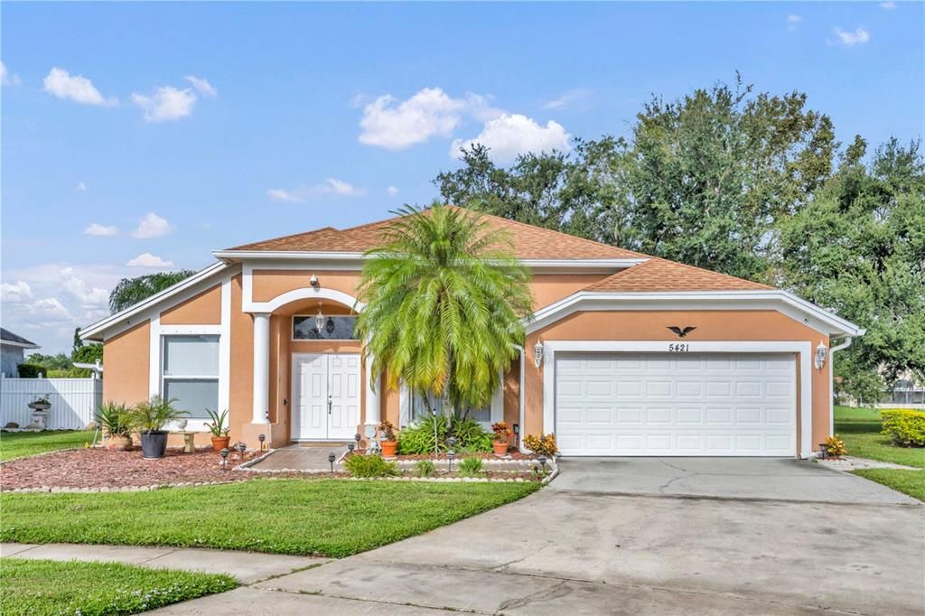 Attached, Exterior, Facade, Ranch