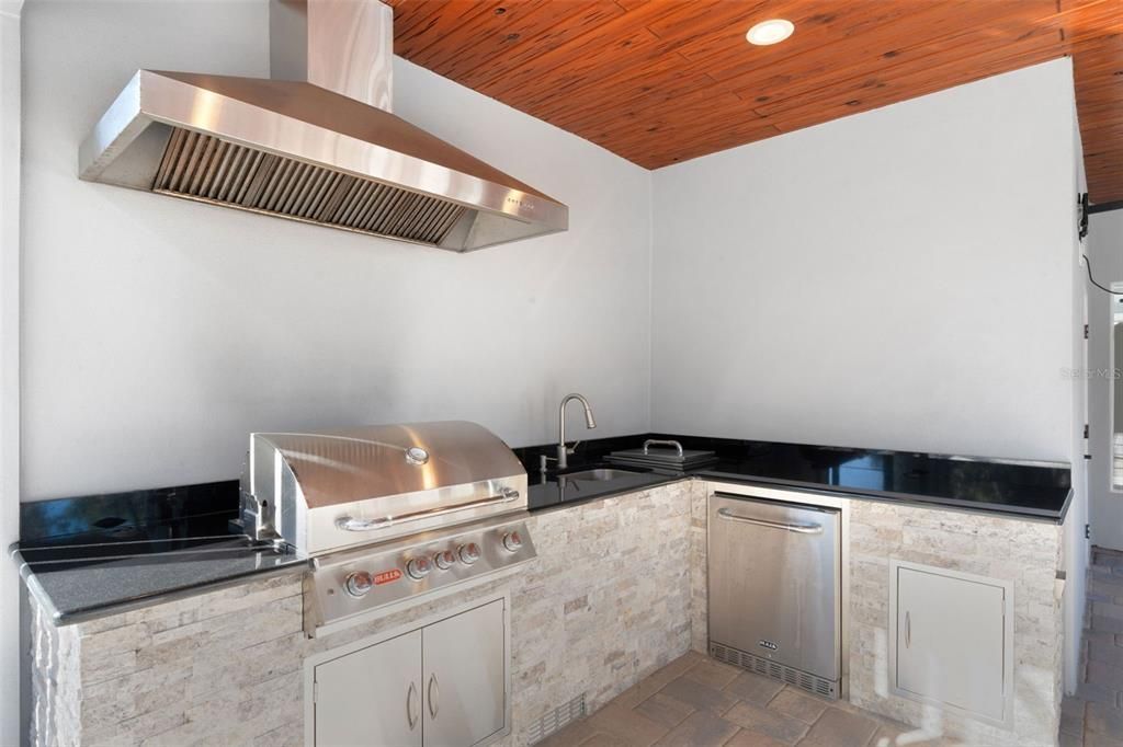 Interior, Recessed Lighting, Stainless Steel Appliances, Wooden Ceilings
