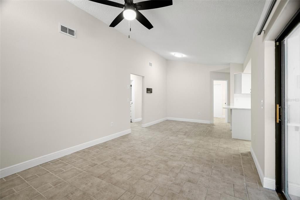 Empty room, Interior, Recessed Lighting