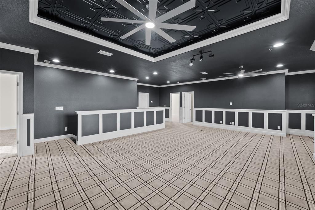 Empty room, Interior, Recessed Lighting