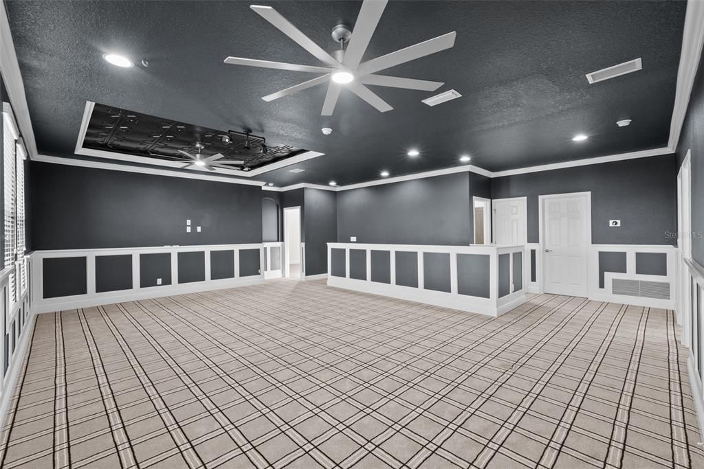 Empty room, Interior, Recessed Lighting