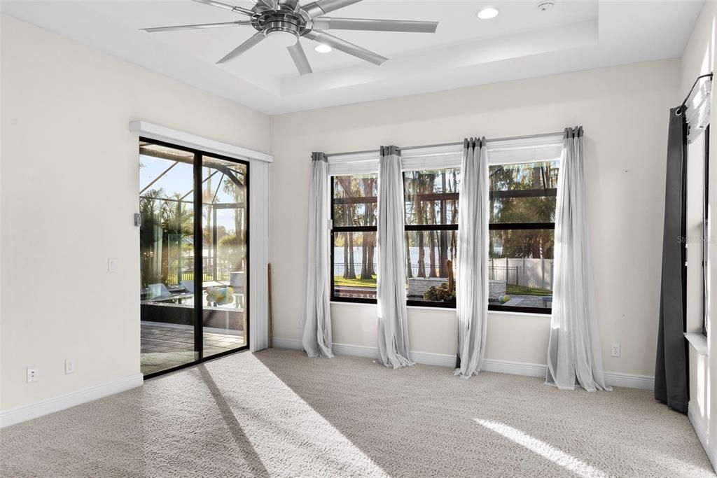 Empty room, Interior, Recessed Lighting