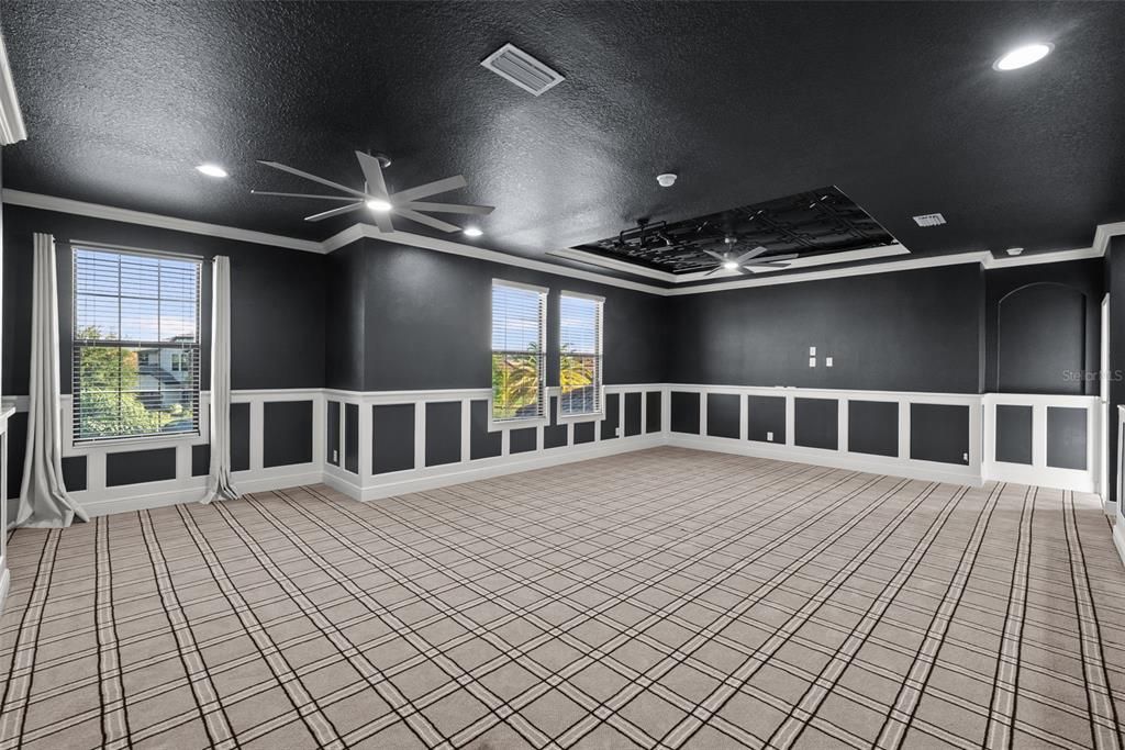 Empty room, Interior, Recessed Lighting