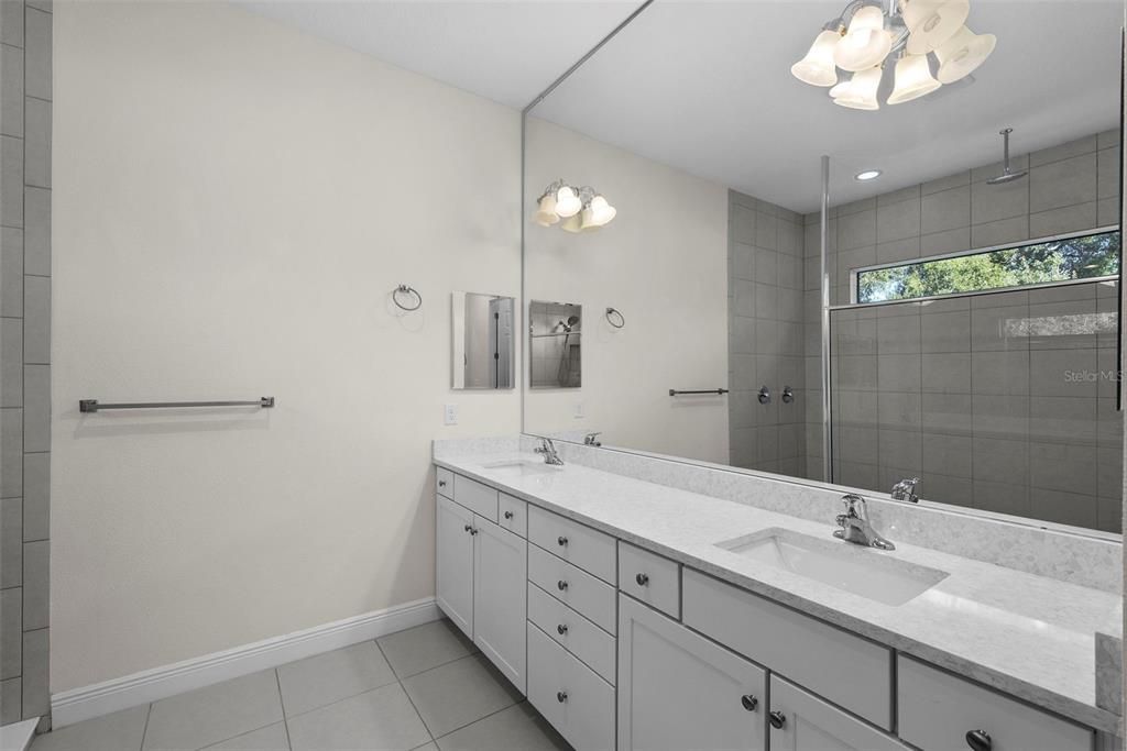 Bathroom, Dual Sink Vanities, Interior, Recessed Lighting