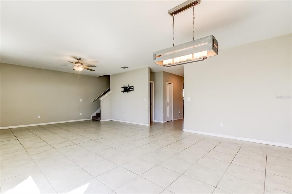 Empty room, Interior