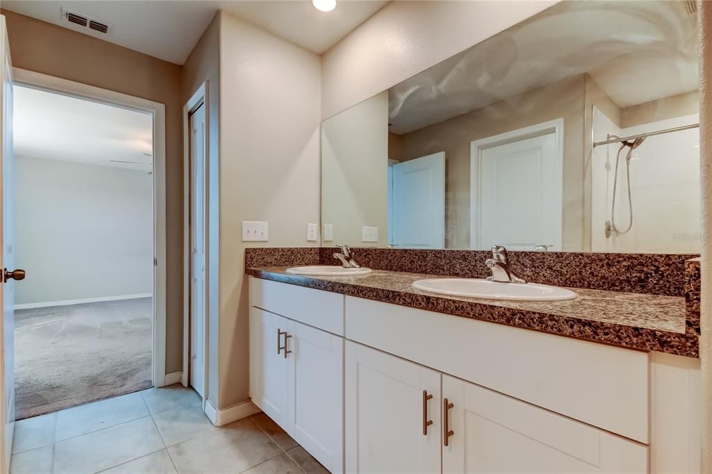 Bathroom, Dual Sink Vanities, Interior, Recessed Lighting
