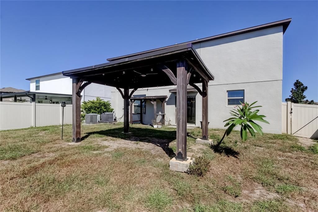 Backyard, Exterior