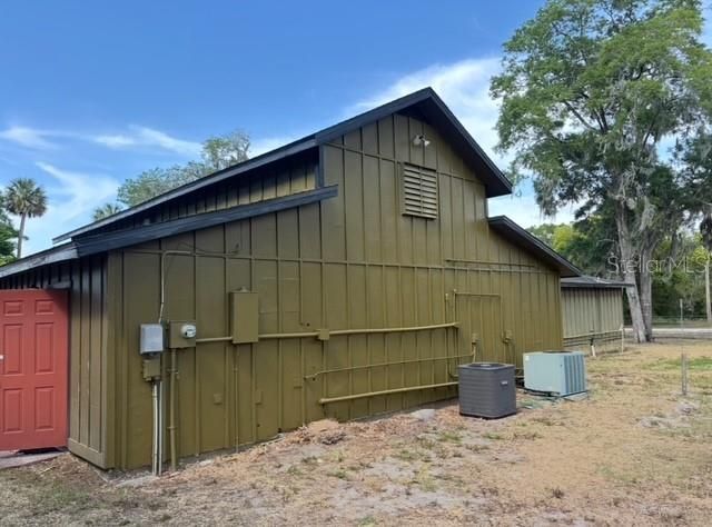 Backyard, Exterior