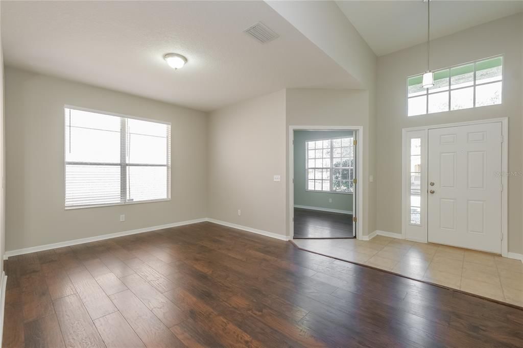 Empty room, Interior, Pendant Lights, Wood Texture Flooring